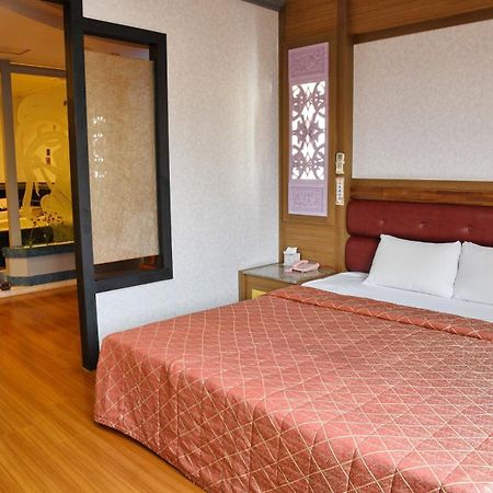 Love Boat Motel 潮州鎮 エクステリア 写真