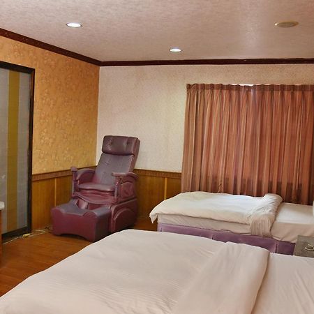 Love Boat Motel 潮州鎮 エクステリア 写真