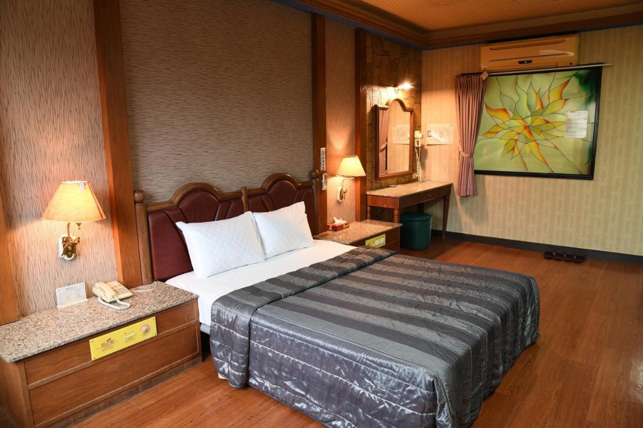 Love Boat Motel 潮州鎮 エクステリア 写真