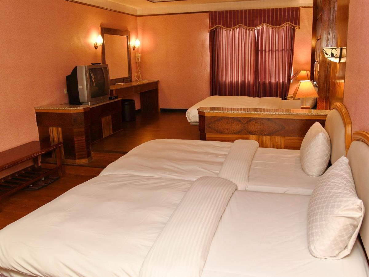 Love Boat Motel 潮州鎮 エクステリア 写真