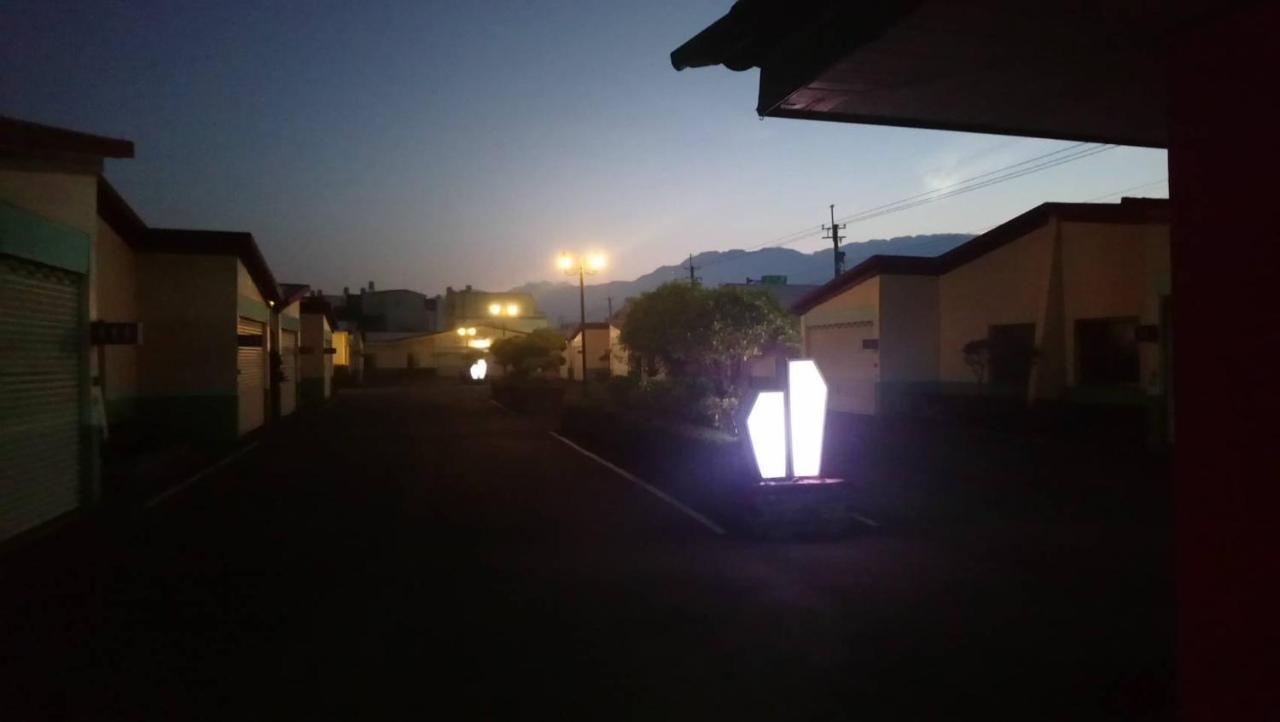 Love Boat Motel 潮州鎮 エクステリア 写真