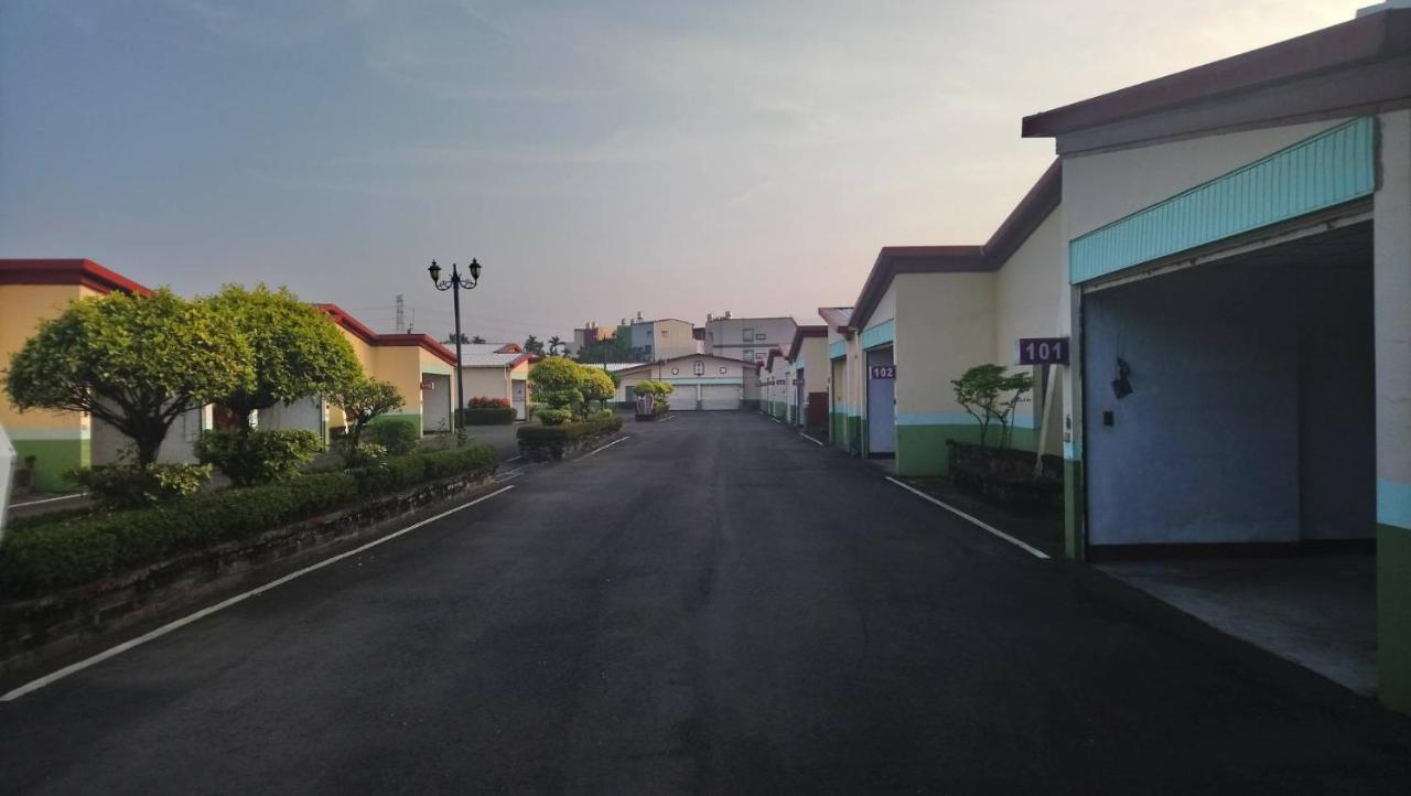 Love Boat Motel 潮州鎮 エクステリア 写真