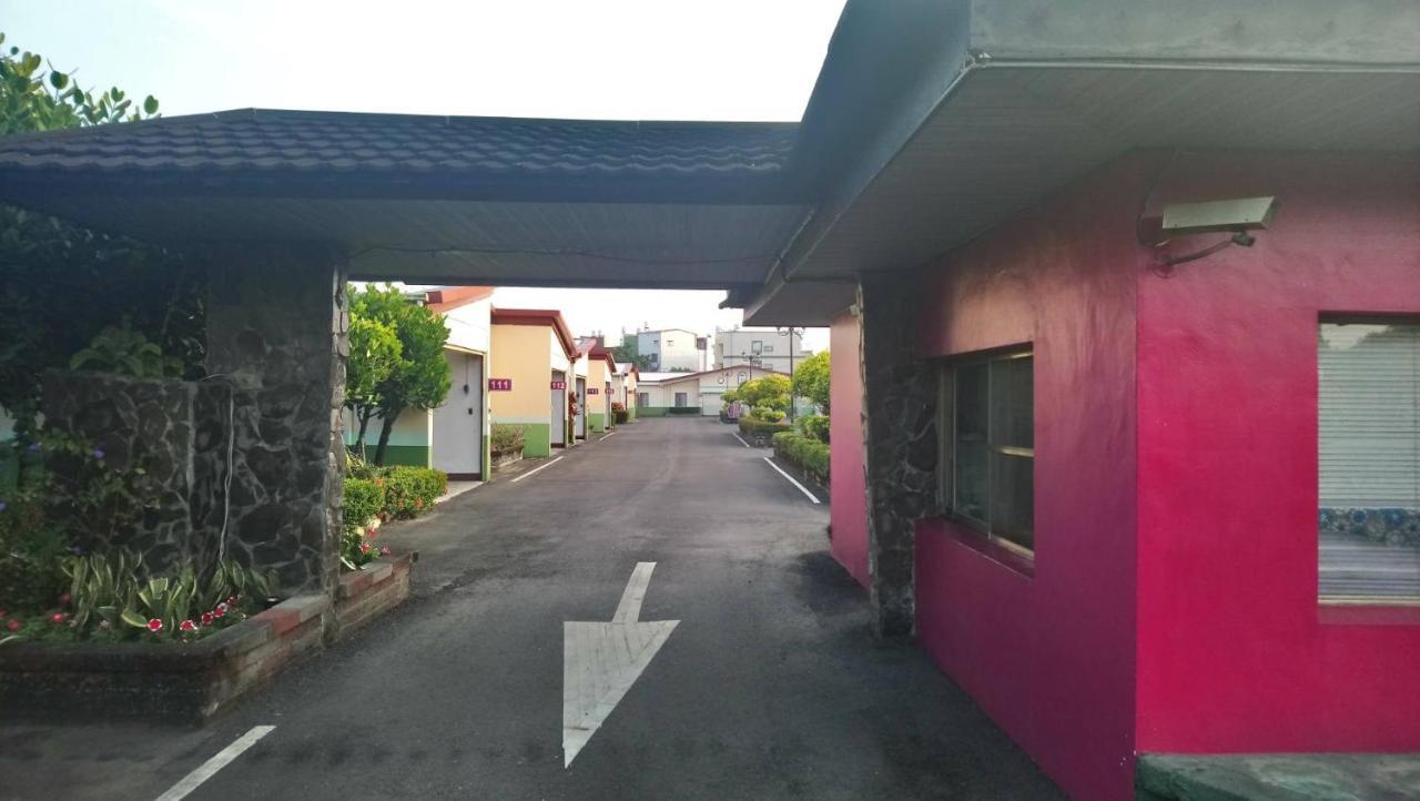 Love Boat Motel 潮州鎮 エクステリア 写真