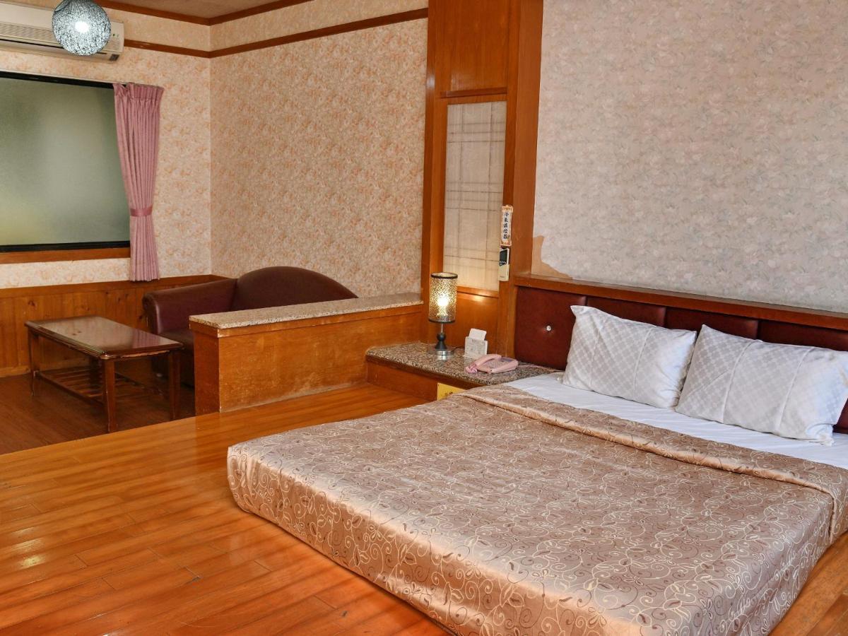Love Boat Motel 潮州鎮 エクステリア 写真