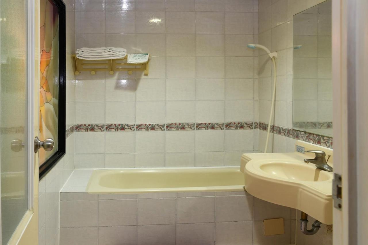 Love Boat Motel 潮州鎮 エクステリア 写真